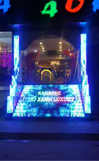 Màn hình led P.5 Ngoài trời cho cầu thang karaoke Phố Xanh