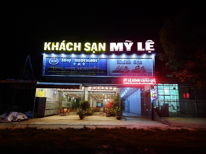 Bảng Hiệu Khách Sạn