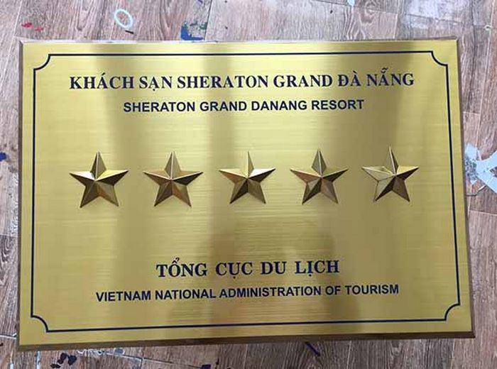 Bảng Hiệu Khách Sạn